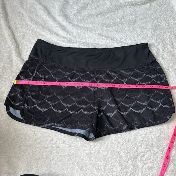 VINEYARD VINES WOMENS SHORT S - Picture 8 of 8